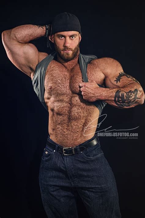 Free Hairy Muscle Men Gay Porn Videos